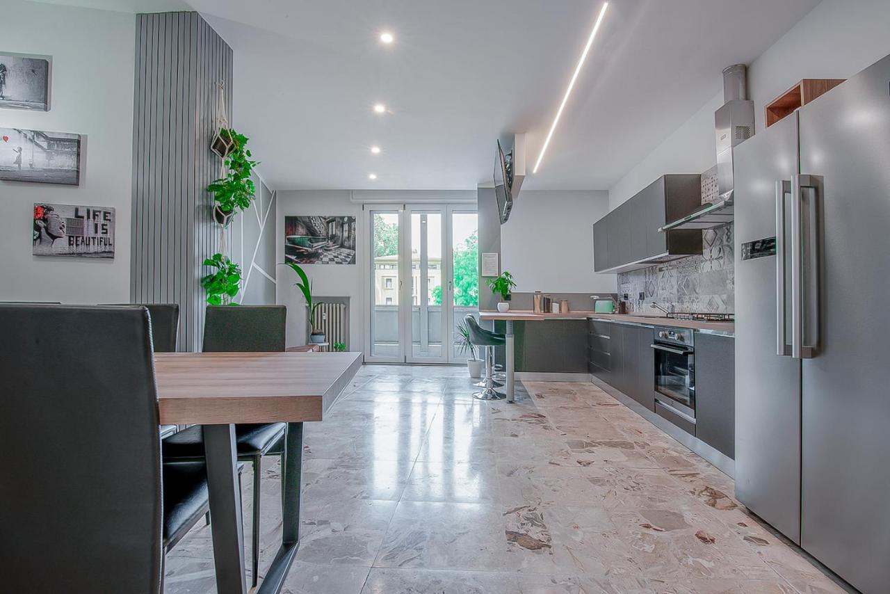 Alle Porte Del Centro - Guest House - Reggio Emilia - Ingresso Centro Storico - Parcheggio Gratuito ภายนอก รูปภาพ