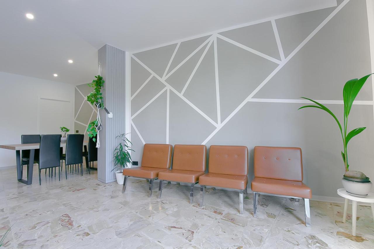 Alle Porte Del Centro - Guest House - Reggio Emilia - Ingresso Centro Storico - Parcheggio Gratuito ภายนอก รูปภาพ