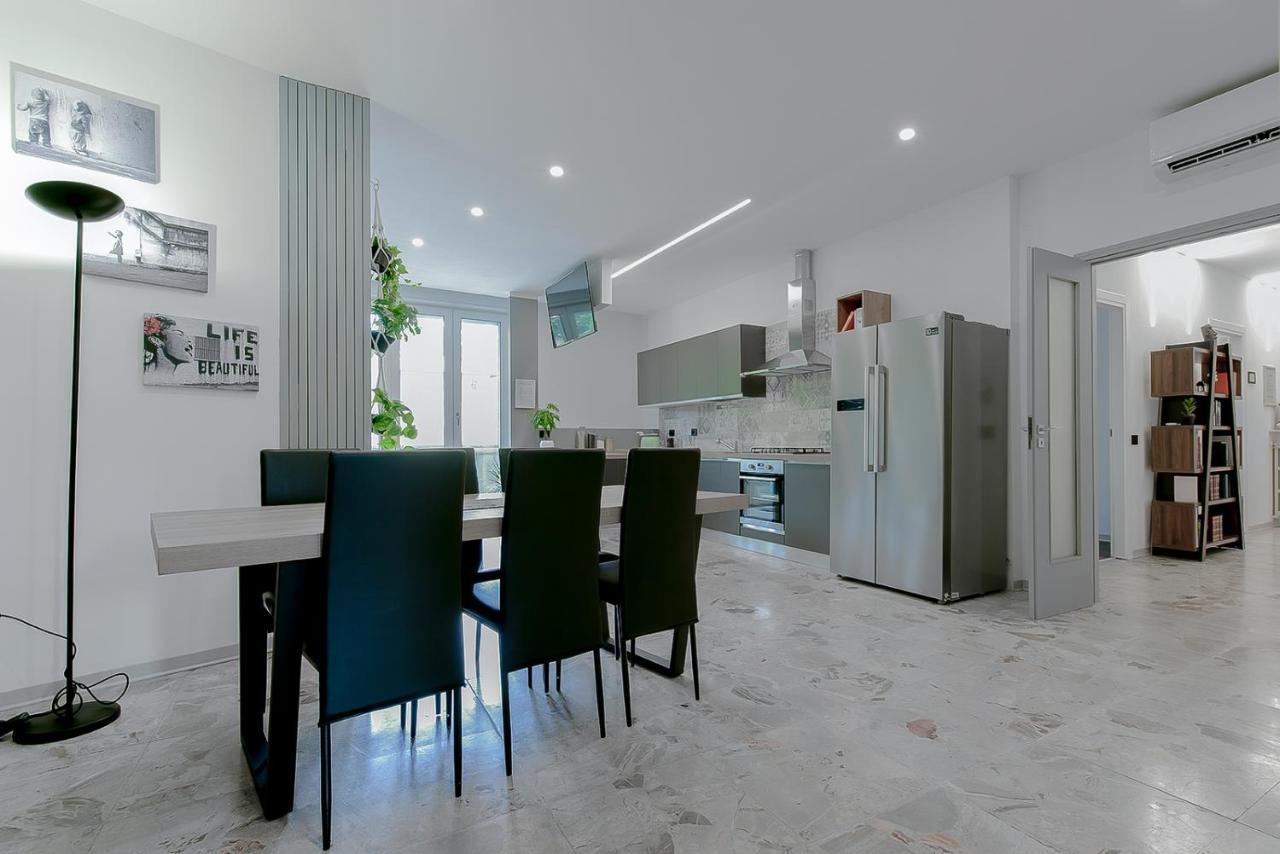 Alle Porte Del Centro - Guest House - Reggio Emilia - Ingresso Centro Storico - Parcheggio Gratuito ภายนอก รูปภาพ