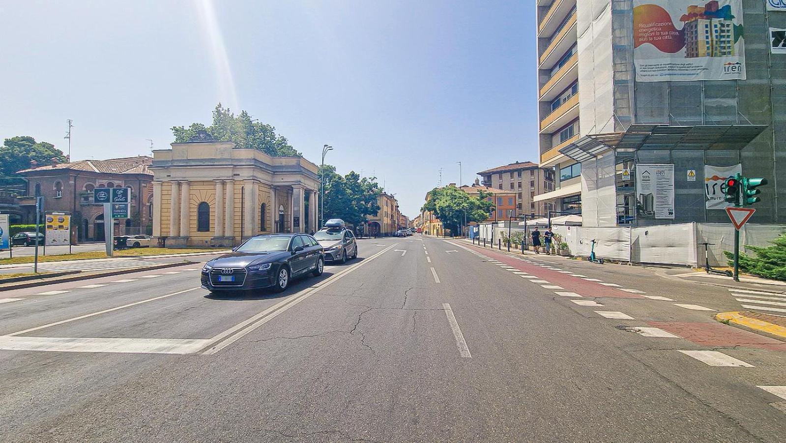 Alle Porte Del Centro - Guest House - Reggio Emilia - Ingresso Centro Storico - Parcheggio Gratuito ภายนอก รูปภาพ